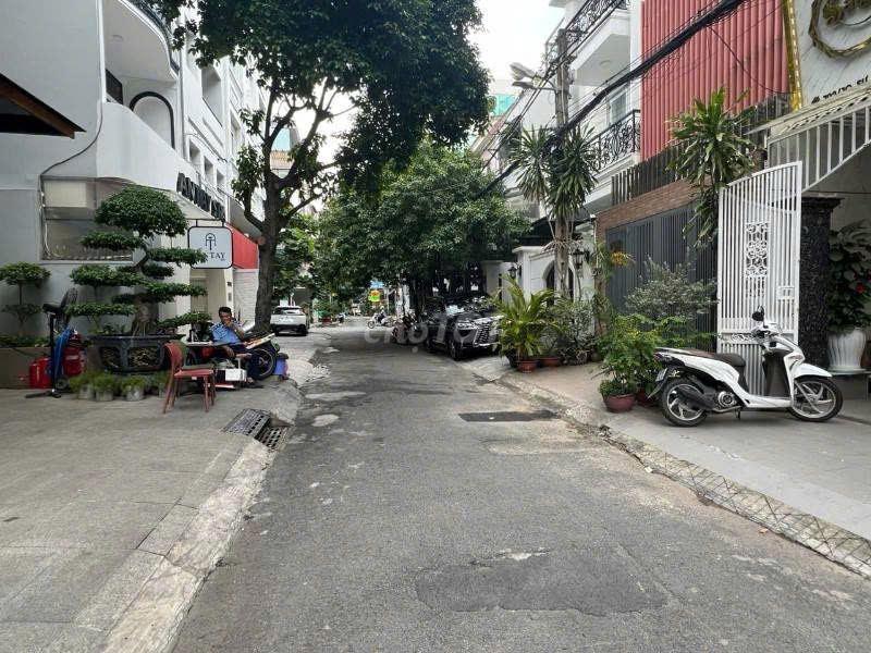 HƠN 250M2 SỬ DỤNG - 3 TẦNG - 7 PHÒNG - SỐ 702 SƯ VẠN HẠNH, QUẬN 10