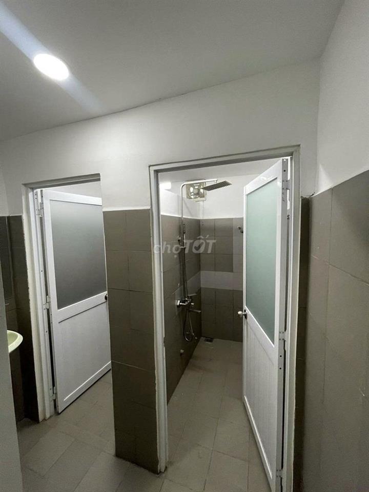 SANG NHƯỢNG VP TRƯƠNG QUỐC DUNG - PHÚ NHUẬN