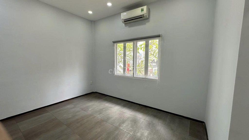 SANG NHƯỢNG VP TRƯƠNG QUỐC DUNG - PHÚ NHUẬN
