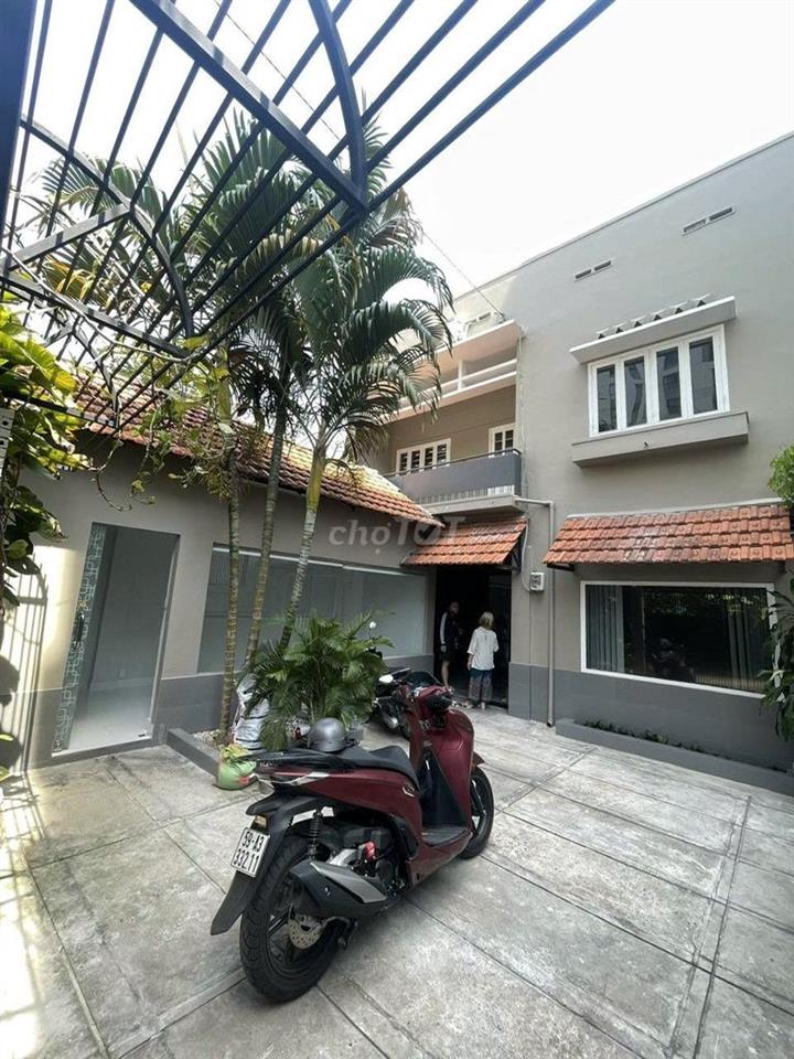 SANG NHƯỢNG VP TRƯƠNG QUỐC DUNG - PHÚ NHUẬN