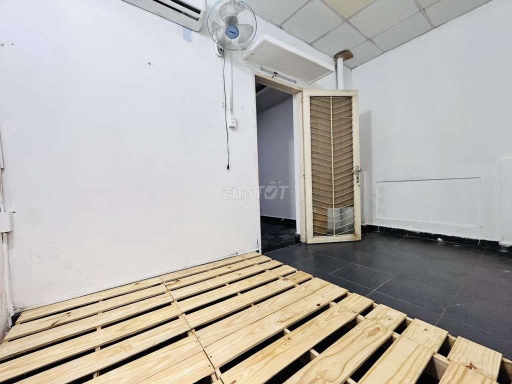 Cho thuê phòng 40m2 có phòng khách phòng ngủ riêng