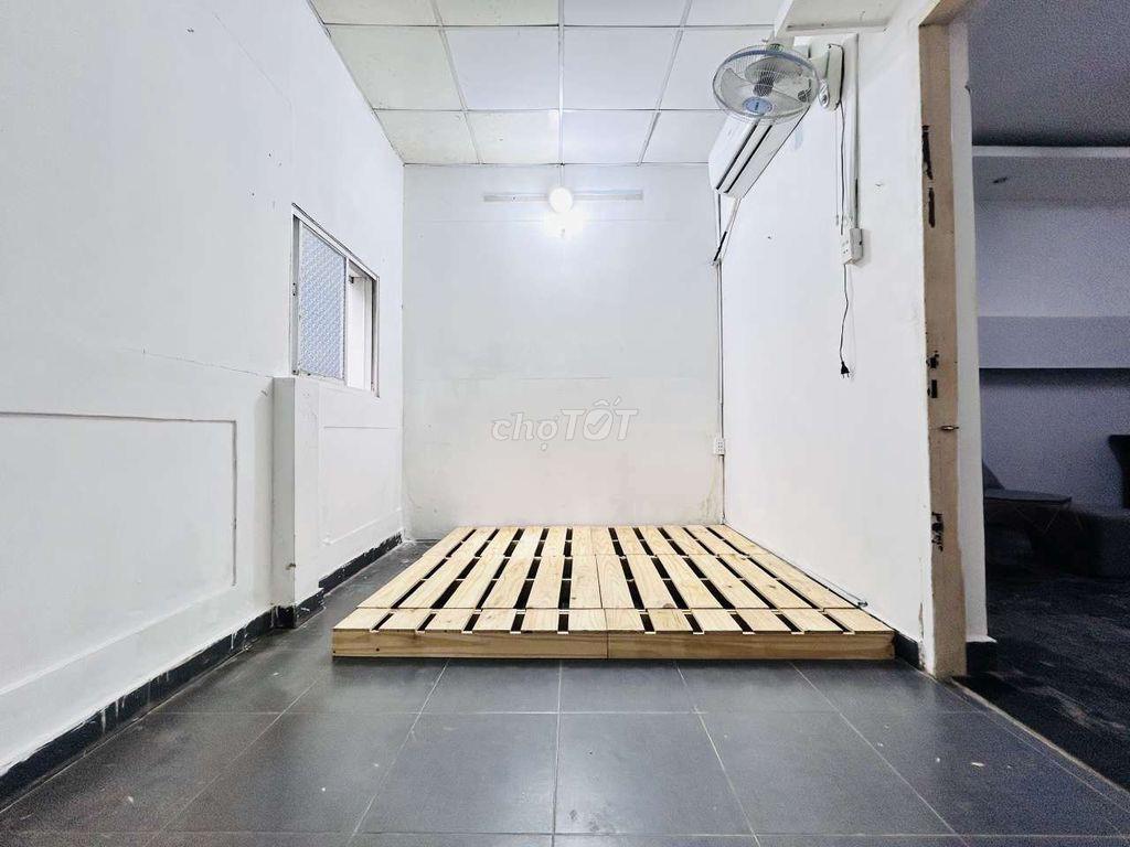 Cho thuê phòng 40m2 có phòng khách phòng ngủ riêng