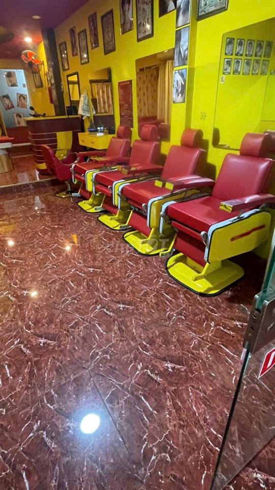 Cho thuê MB Lê Văn Sỹ làm tiệm tóc, massage, có sẵn ghế giường mới.