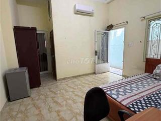 Cho thuê phòng tại khu bồn nước Hồ Văn Huê