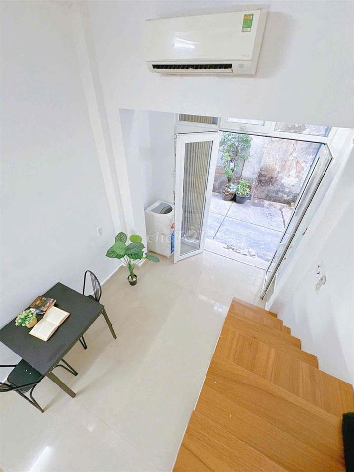 CHO THUÊ NHÀ Ở DẠNG GÁC NGAY TRỆT MẶT TIỀN HẺM RỘNG NGAY LÊ VĂN SỸ