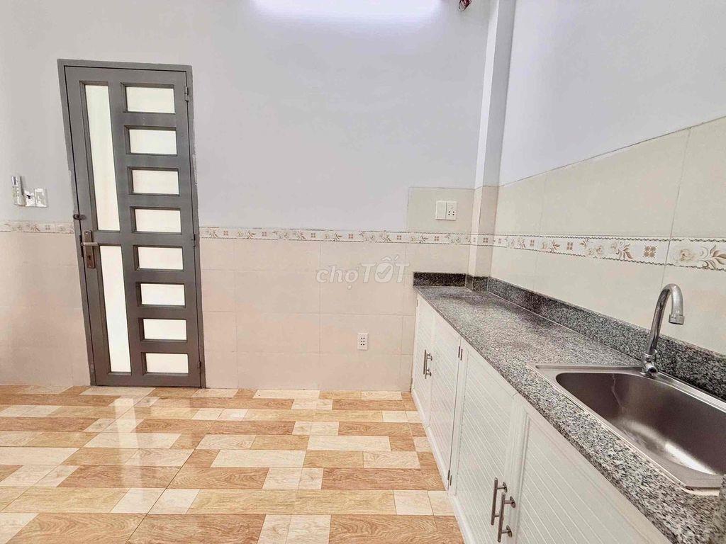 PHÒNG TRỌ STUDIO CỬA SỔ AN NINH THANG MÁY NGAY CÔNG VIÊN GIA ĐỊNH
