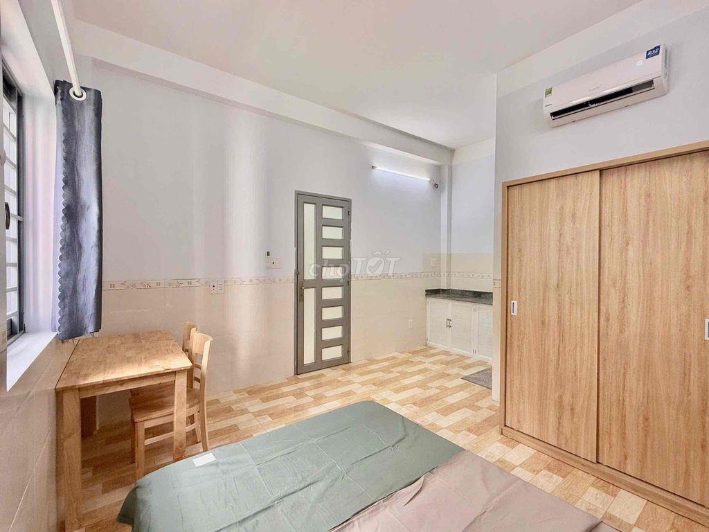 PHÒNG TRỌ STUDIO CỬA SỔ AN NINH THANG MÁY NGAY CÔNG VIÊN GIA ĐỊNH