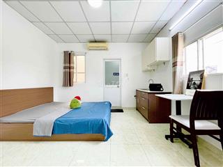 CHO THUÊ PHÒNG TRỌ STUDIO FULL NỘI THẤT RỘNG CỬA SỔ TRỜI GẦN Q3