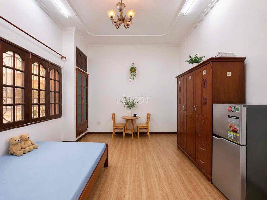 STUDIO RỘNG 30M2 NGAY SÂN BAY - FULL NỘI THẤT CỬA SỔ TRỜI