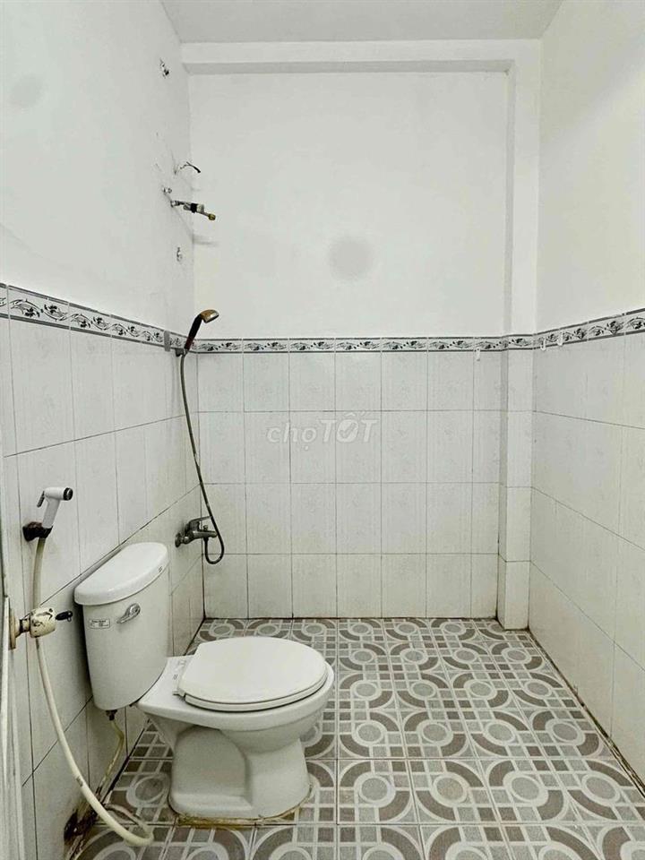 CHO THUÊ STUDIO BAN CÔNG FULL NỘI THẤT RỘNG GIÁ RẺ GẦN NGÃ TƯ 7 HIỀN