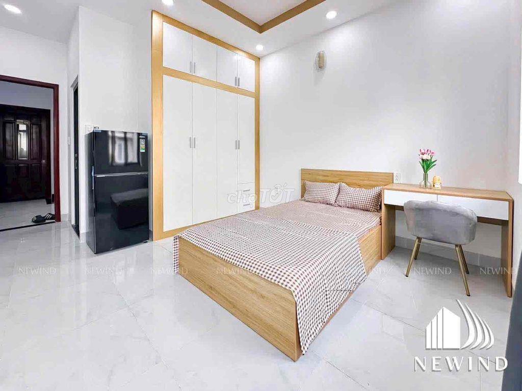 THUÊ PHÒNG STUDIO CÓ BAN CÔNG FULL NỘI THẤT TẠI KHU VỰC ÂU CƠ,BẢY HIÊN