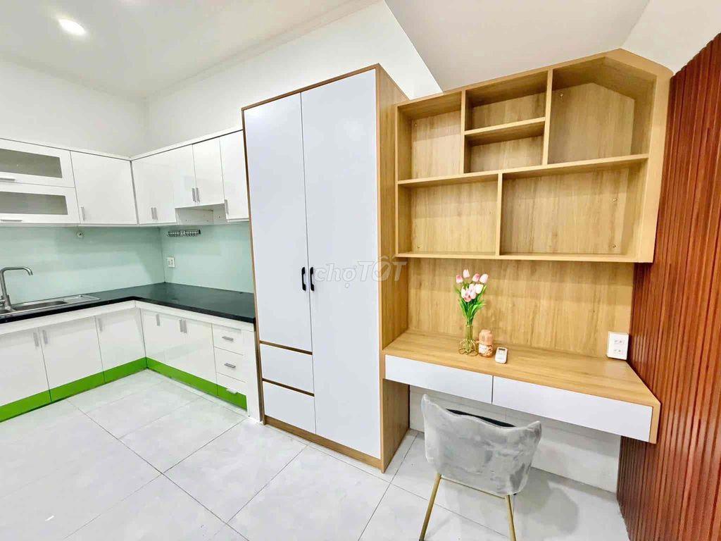 THUÊ PHÒNG STUDIO CÓ BAN CÔNG FULL NỘI THẤT TẠI KHU VỰC ÂU CƠ,BẢY HIÊN