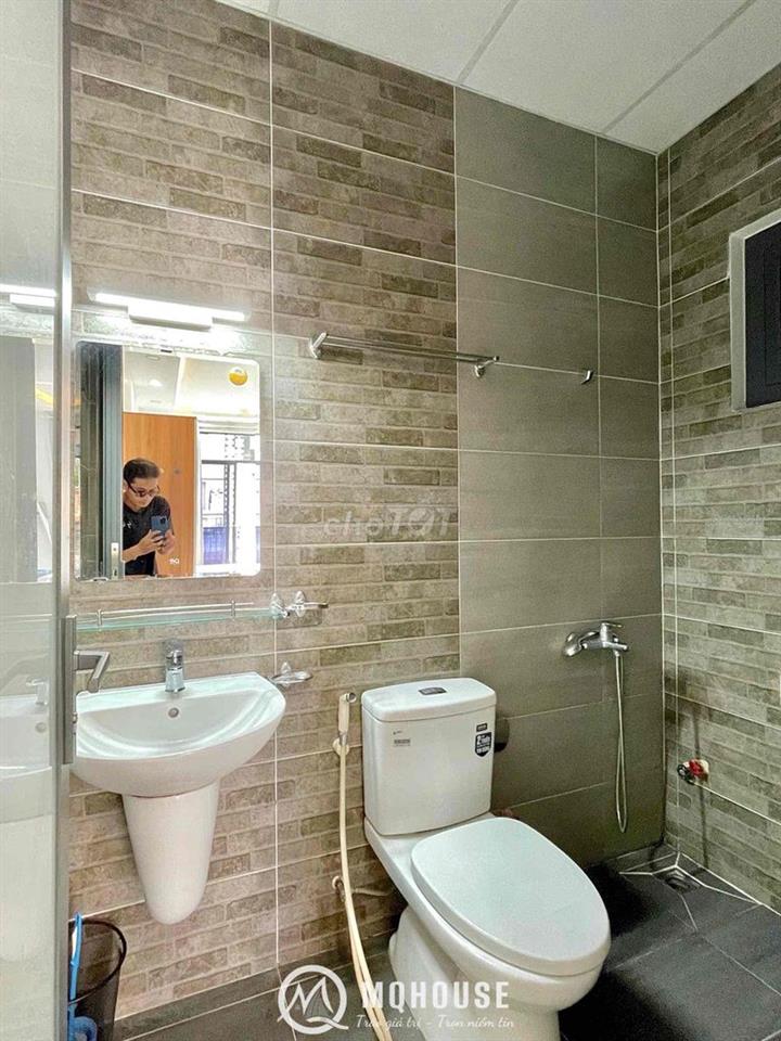 CĂN HỘ MINI - GẦN NGAY BIG TRƯỜNH CHINH CÓ BAN CÔNG TO SIÊU THOÁNG MÁT