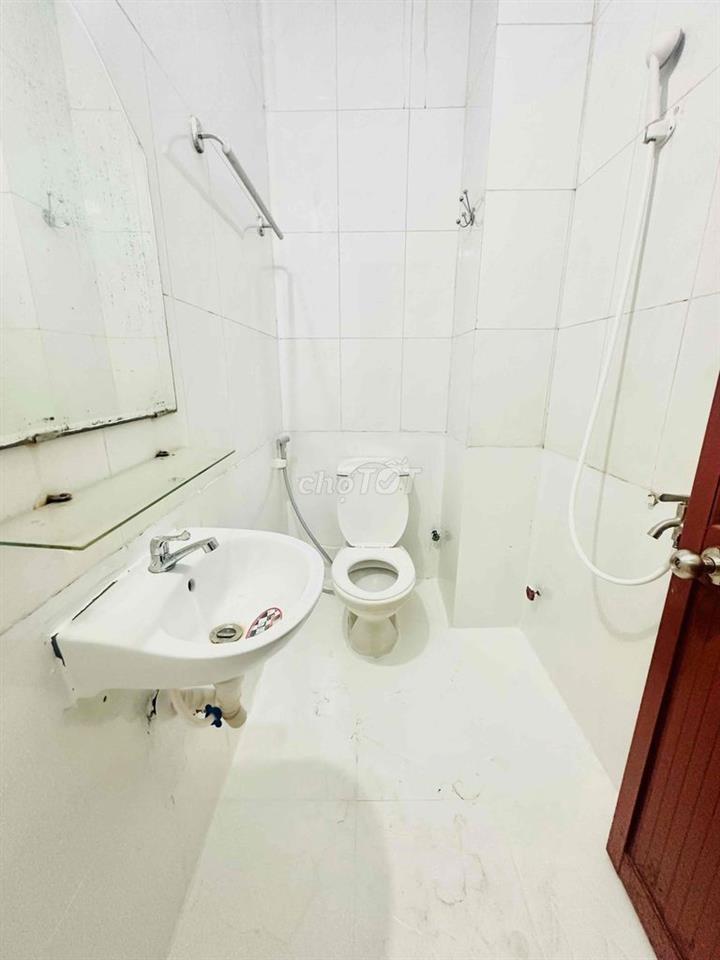 PHÒNG MỚI dh công thương - giờ tự do - trường chinh