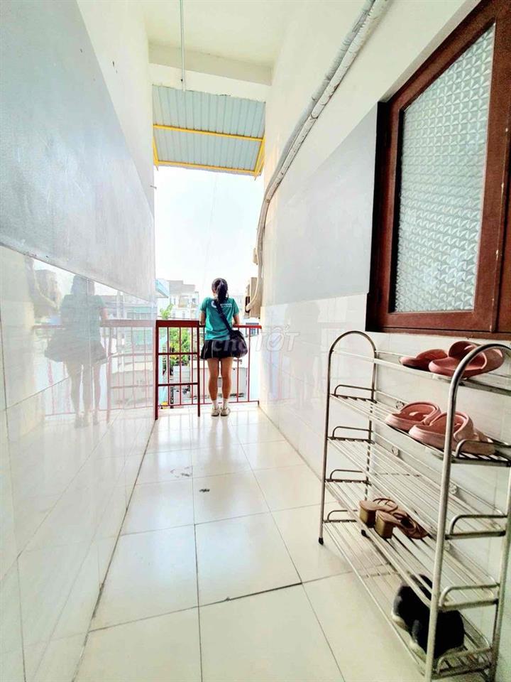phòng gác rộng rãi 3-4 người ở ngay cộng hoàng - trường chinh