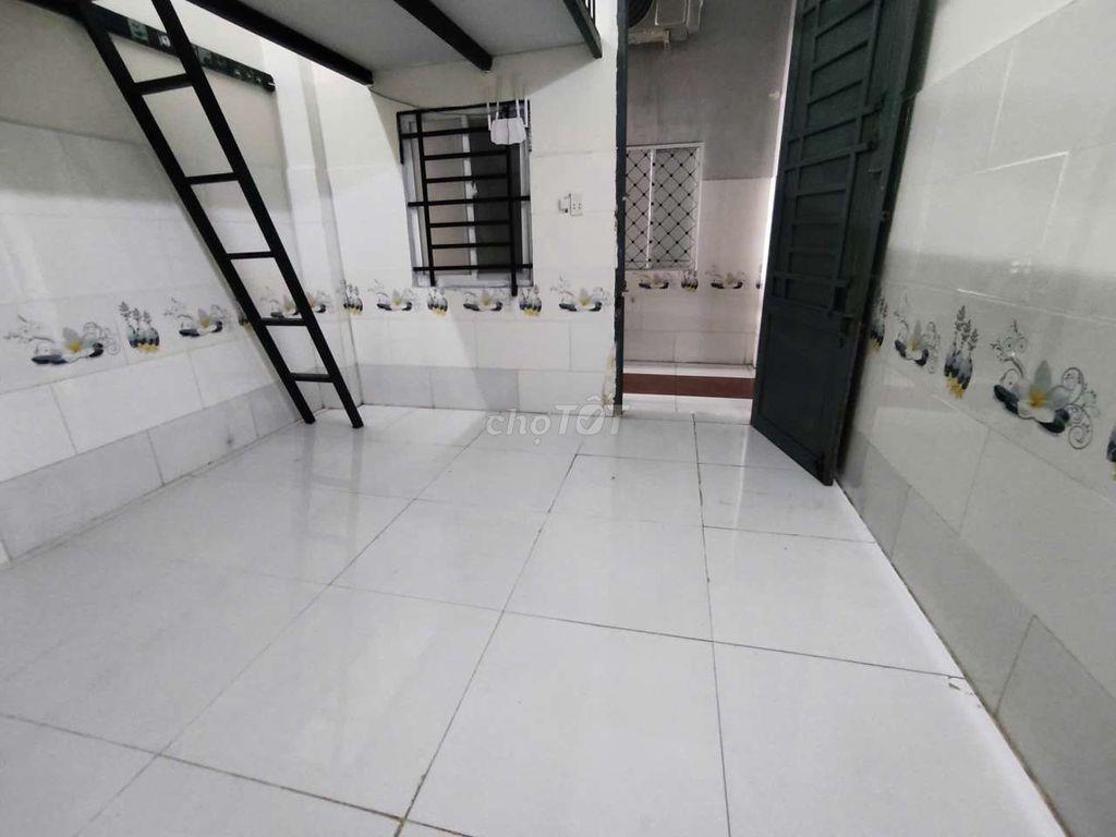 Đuplex 30m2 gác cao đến 2M giá sinh Viên