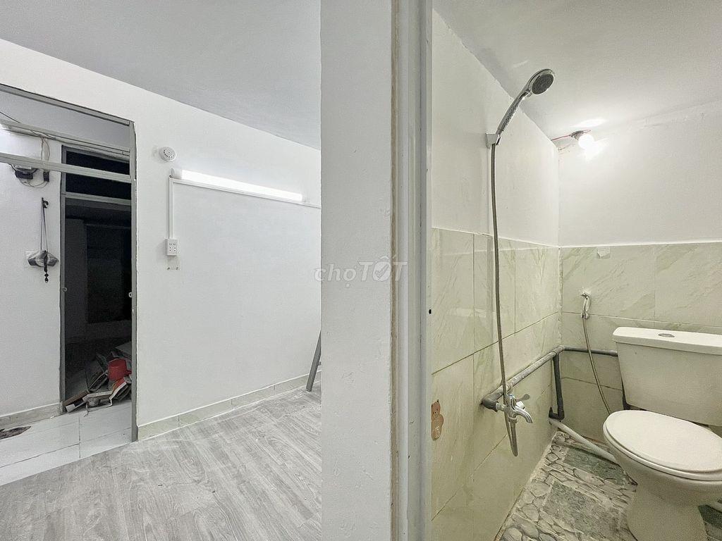 PHÒNG TRỌ SINH VIÊN, MỚI XÂY GIÁ SIÊU RẺ NGAY NGÃ TƯ PHÚ NHUẬN