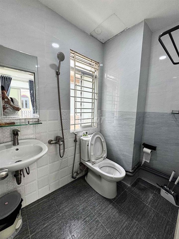 🏠 Căn Hộ 2 Ban Công - Ngay Trung Tâm Quận 1 - Full Nội Thất - An ninh