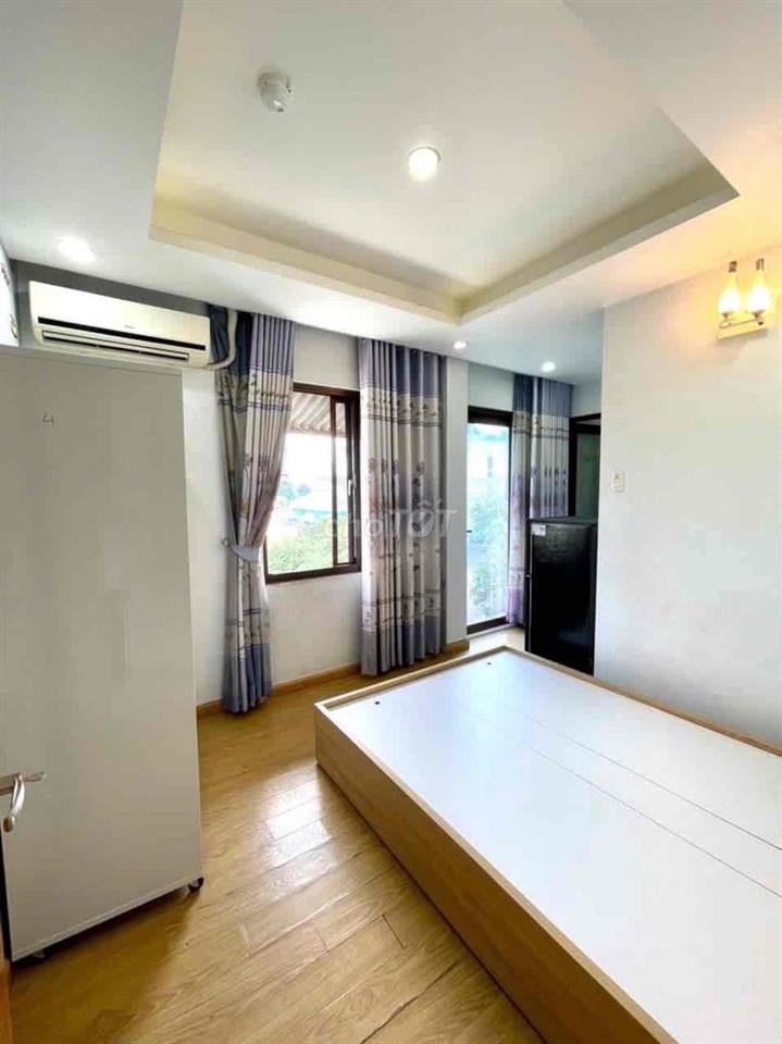 Cho Thuê Phòng Trọ Full Nội Thất - Cửa Sổ Lớn - Thang Máy - Ngay ĐH NV