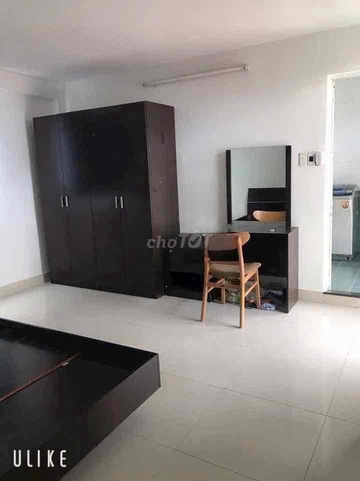 Chung Cư -  Trung Tâm Quận 1 - 2 PN- 2 wc - 100m2 - Trống sẵn