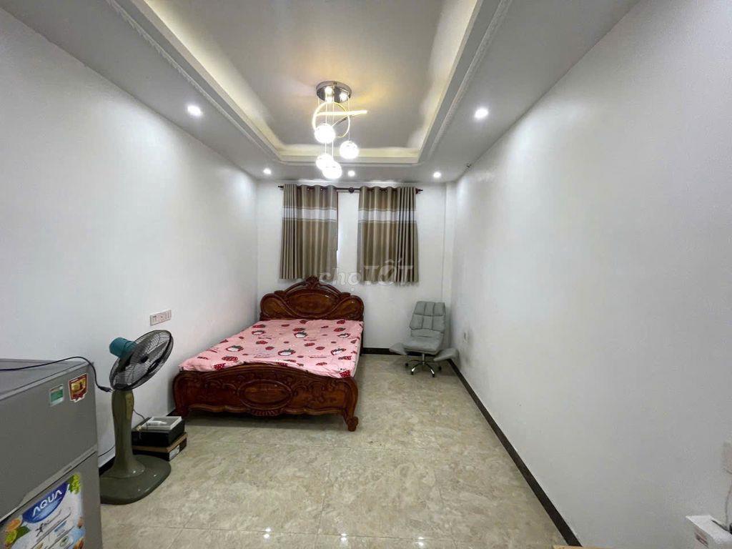 Mình cần nhượng lại phòng như hình giá 4tr, cọc 4tr.