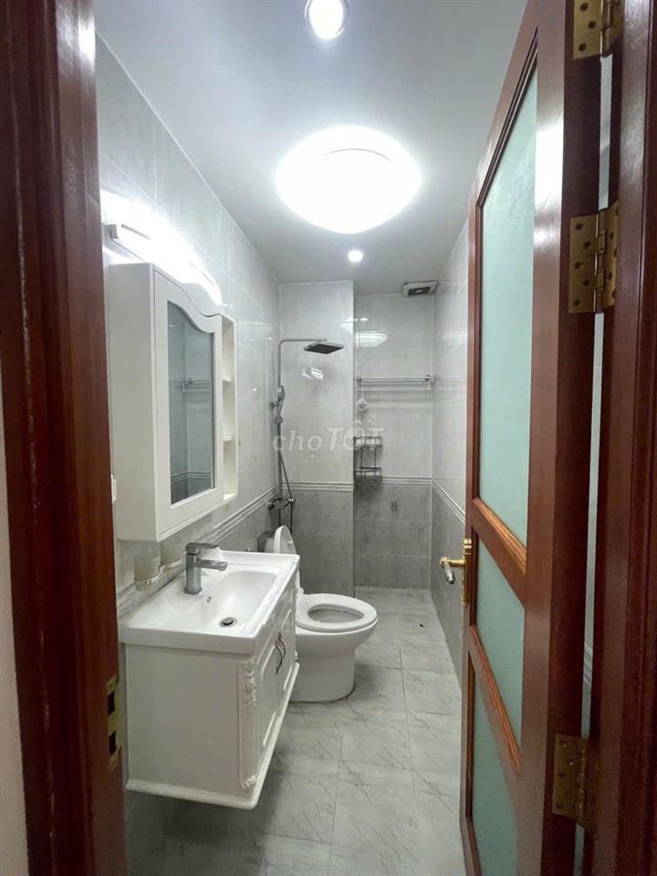 Mình cần nhượng lại phòng như hình giá 4tr, cọc 4tr.