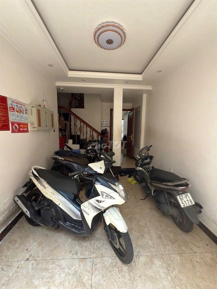 Mình cần nhượng lại phòng như hình giá 4tr, cọc 4tr.