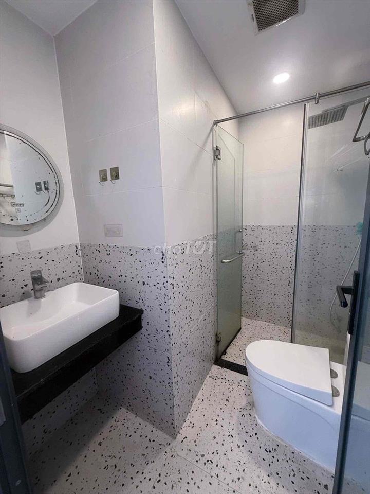 nhà Phan Xích Long siu vuýp ban công full nội thất giá rẻ