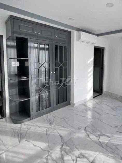 nhà Phan Xích Long siu vuýp ban công full nội thất giá rẻ