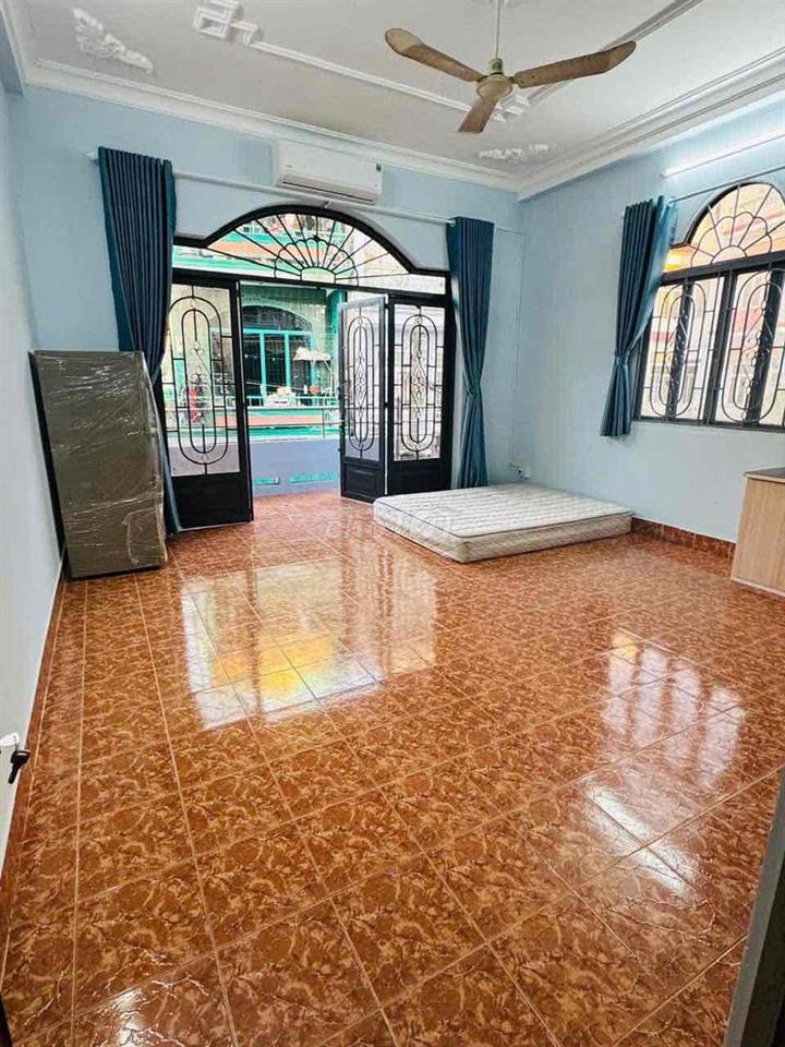 BAN CÔNG NGUYỄN VĂN ĐẬU SIÊU RỘNG THOÁNG MÁT Ở ĐC 3-4 NGƯỜI THỎA MÁI
