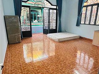 BAN CÔNG NGUYỄN VĂN ĐẬU SIÊU RỘNG THOÁNG MÁT Ở ĐC 3-4 NGƯỜI THỎA MÁI