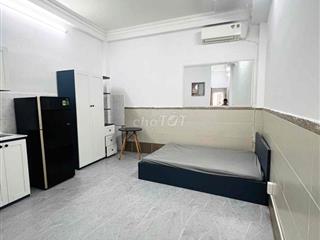 NGUYỄN BĨNH KHIÊM Q1 GẦN SỞ THÚ GIÁ RẺ PHÒNG SIU RỘNG TRỐNG SẴN