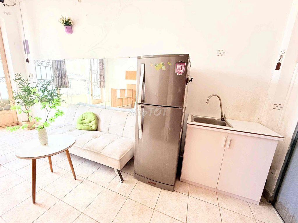 BAN CÔNG ĐOÀN VĂN BƠ Tách Bếp 1PN, cuối tháng 9 trống. thoáng mát