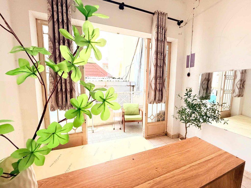BAN CÔNG ĐOÀN VĂN BƠ Tách Bếp 1PN, cuối tháng 9 trống. thoáng mát