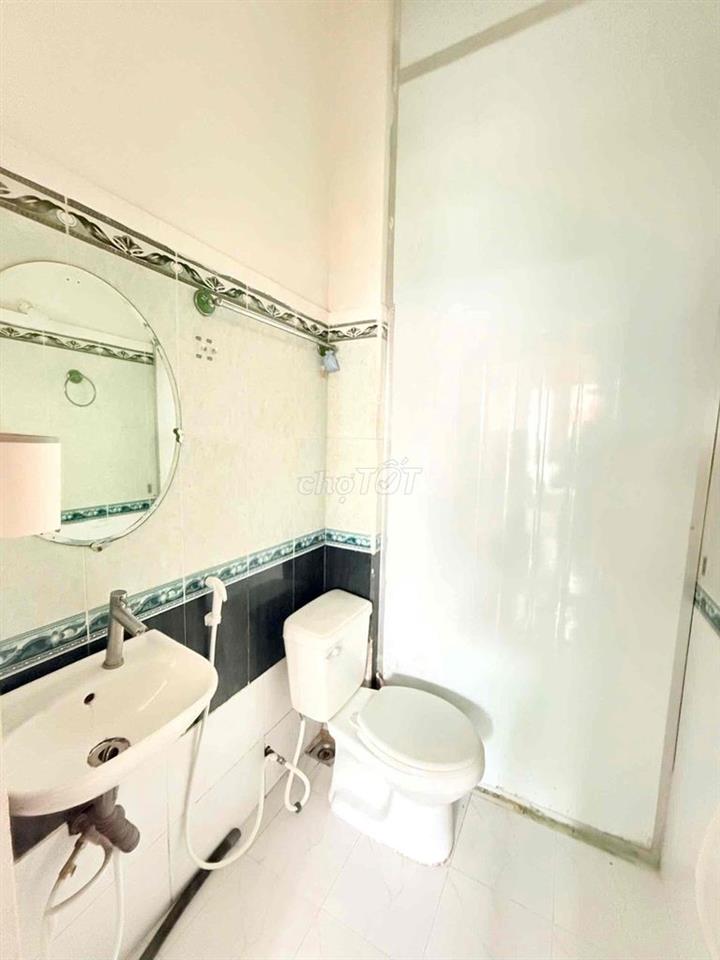 BAN CÔNG ĐOÀN VĂN BƠ Tách Bếp 1PN, cuối tháng 9 trống. thoáng mát
