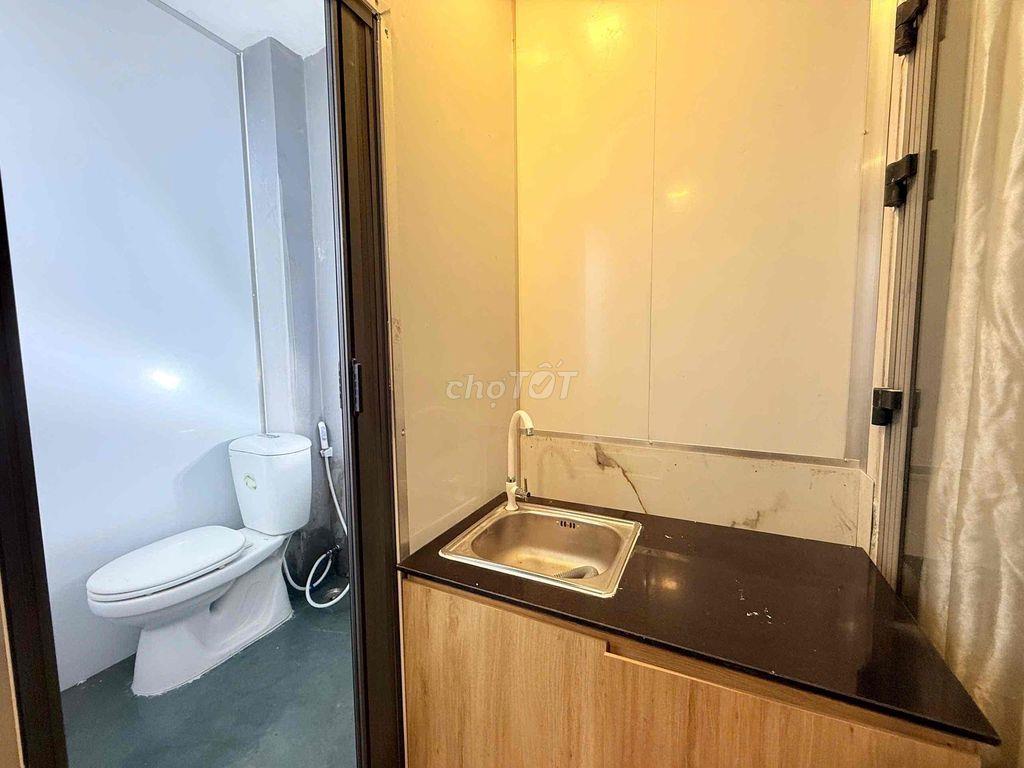 CĂN HỘ VUÝP 2PN TRẦN HƯNG ĐẠO Q5, BAN CÔNG TÁCH BẾP, CUỐI THÁNG 9TRỐNG