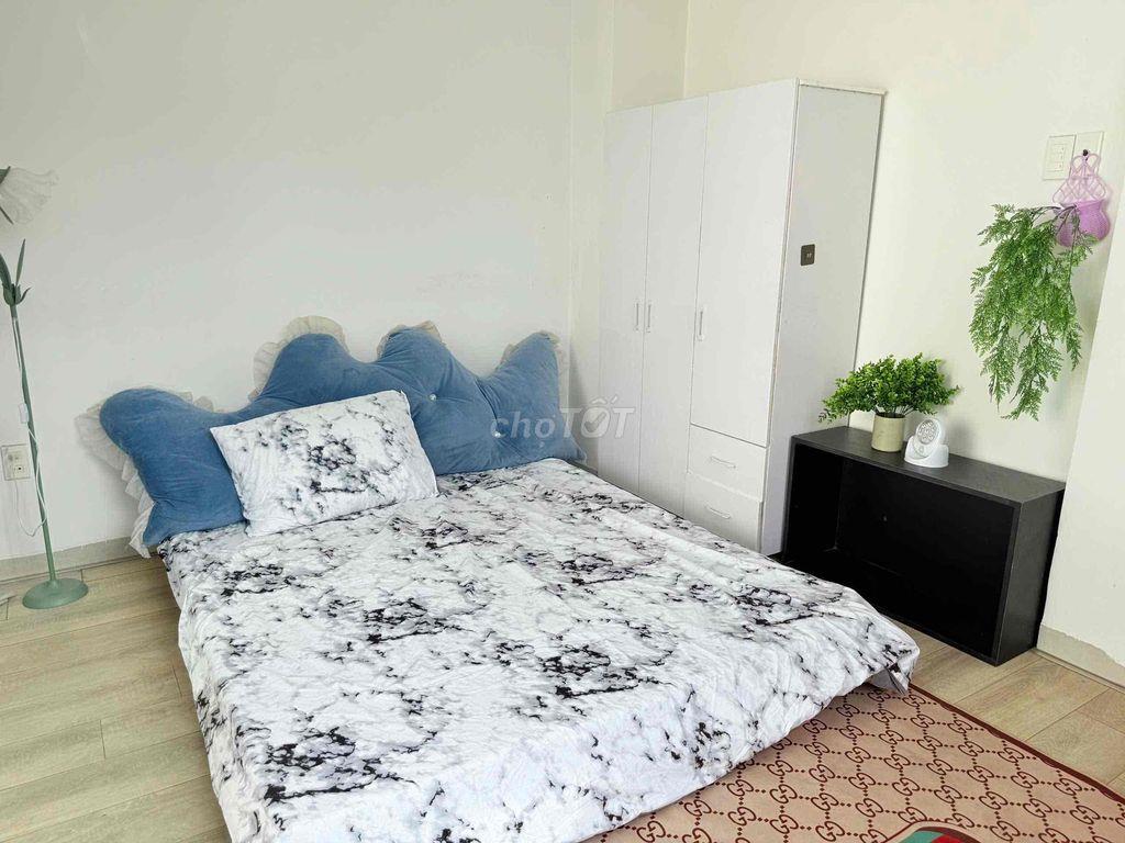 CĂN HỘ VUÝP 2PN TRẦN HƯNG ĐẠO Q5, BAN CÔNG TÁCH BẾP, CUỐI THÁNG 9TRỐNG