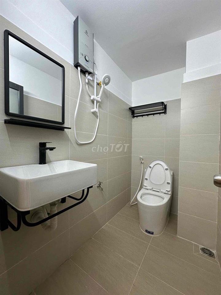 NGUYỄN THỊ MINH KHAI Q1 giá rẻ full nội thất an ninh ban công thoáng