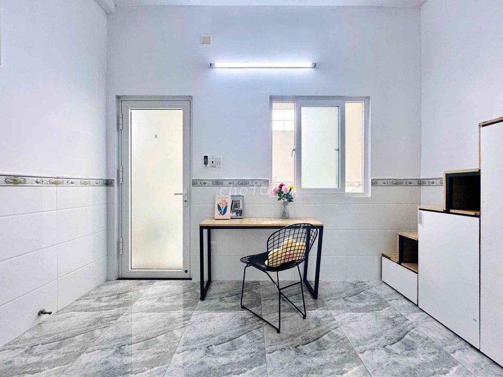 CHỈ 4TR – STUDIO FULL NỘI THẤT CÓ BAN CÔNG | GẦN ETOWN – SÂN BAY T3