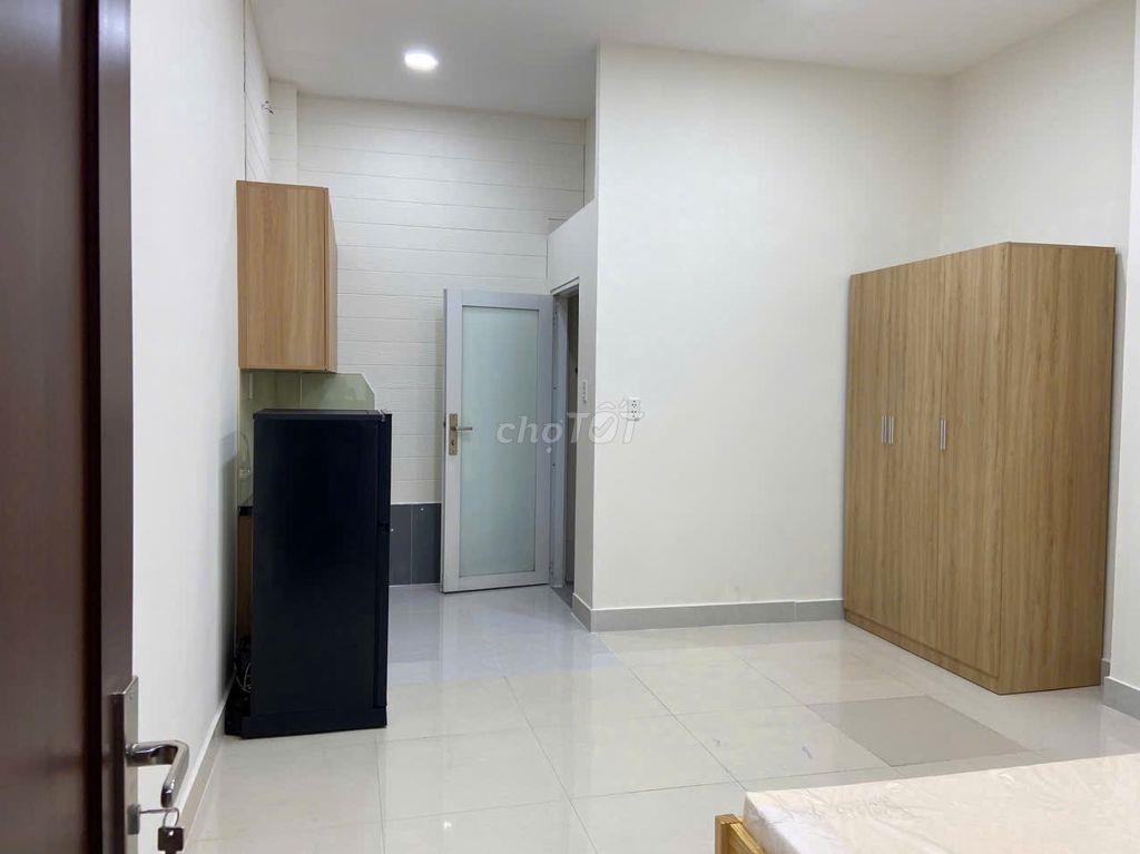 Phòng mới, đủ nội thất, bếp riêng Huỳnh Văn Bánh Phú Nhuận