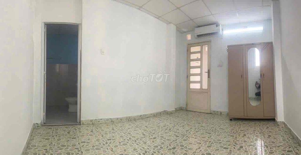 CHÍNH CHỦ CHO THUÊ CHDV CÓ CỬA SỔ, BAN CÔNG