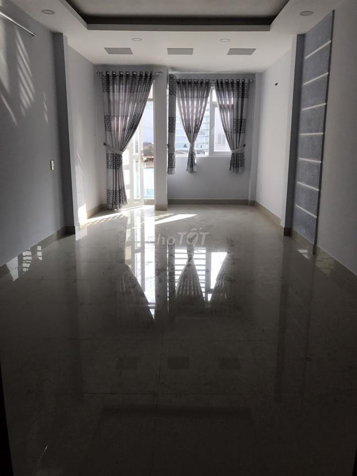 Cho thuê tầng 2  50m2 giá 5tr 