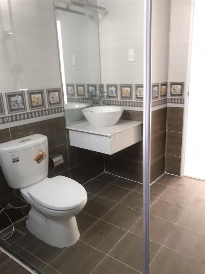 Cho thuê tầng 2  50m2 giá 5tr 