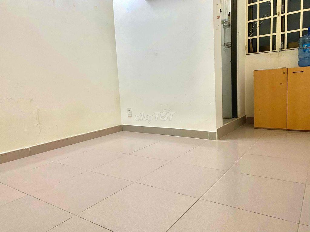 cho nữ thuê phòng ở được 2 người wc riêng