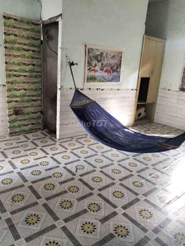cho nam thuê tầng lửng giờ giấc tự do