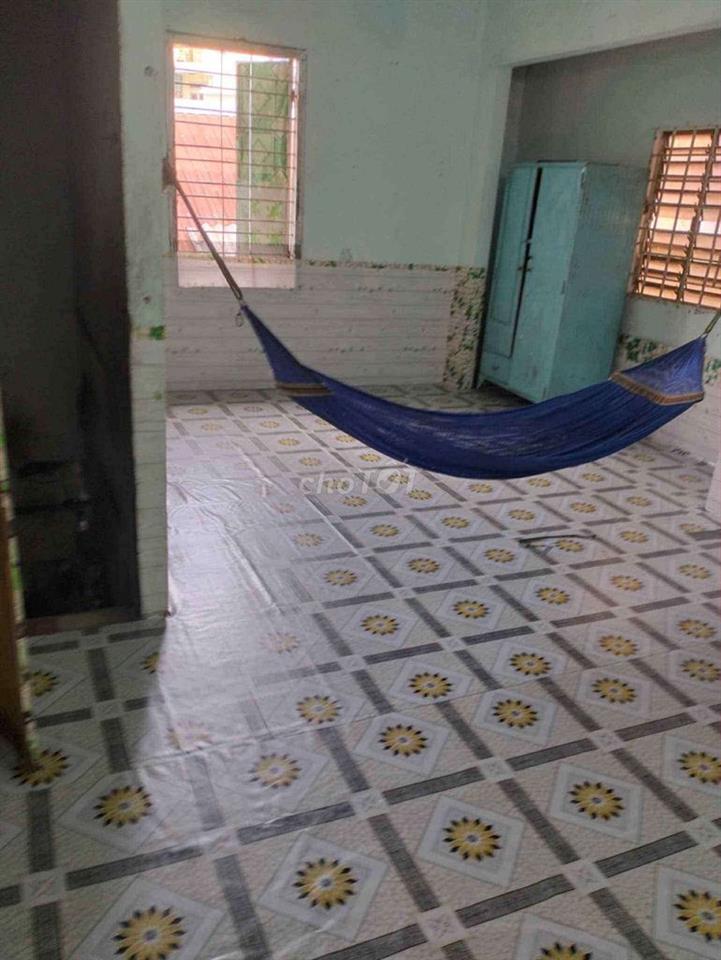 cho nam thuê tầng lửng giờ giấc tự do