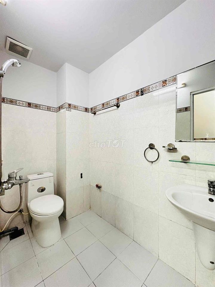 CĂN HỘ 2PN CÓ BANCOL RỘNG RÃI THOÁNG MÁT