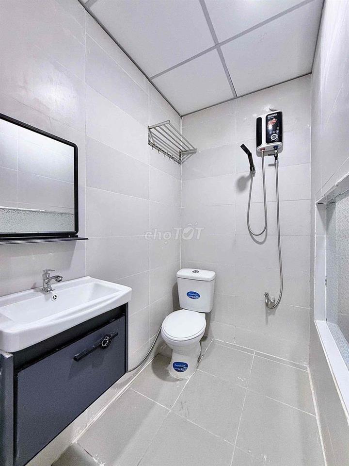 TRỐNG SẴN STUDIO RỘNG RÃI MỚI 100%