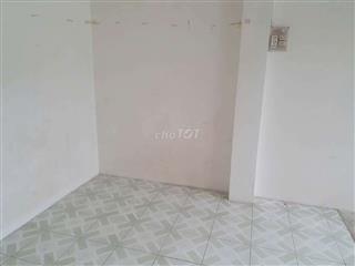Cho thuê tầng 1 có tolet riêng