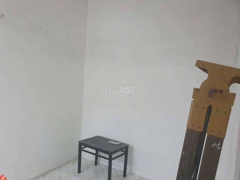 Cho thuê tầng 1 có tolet riêng